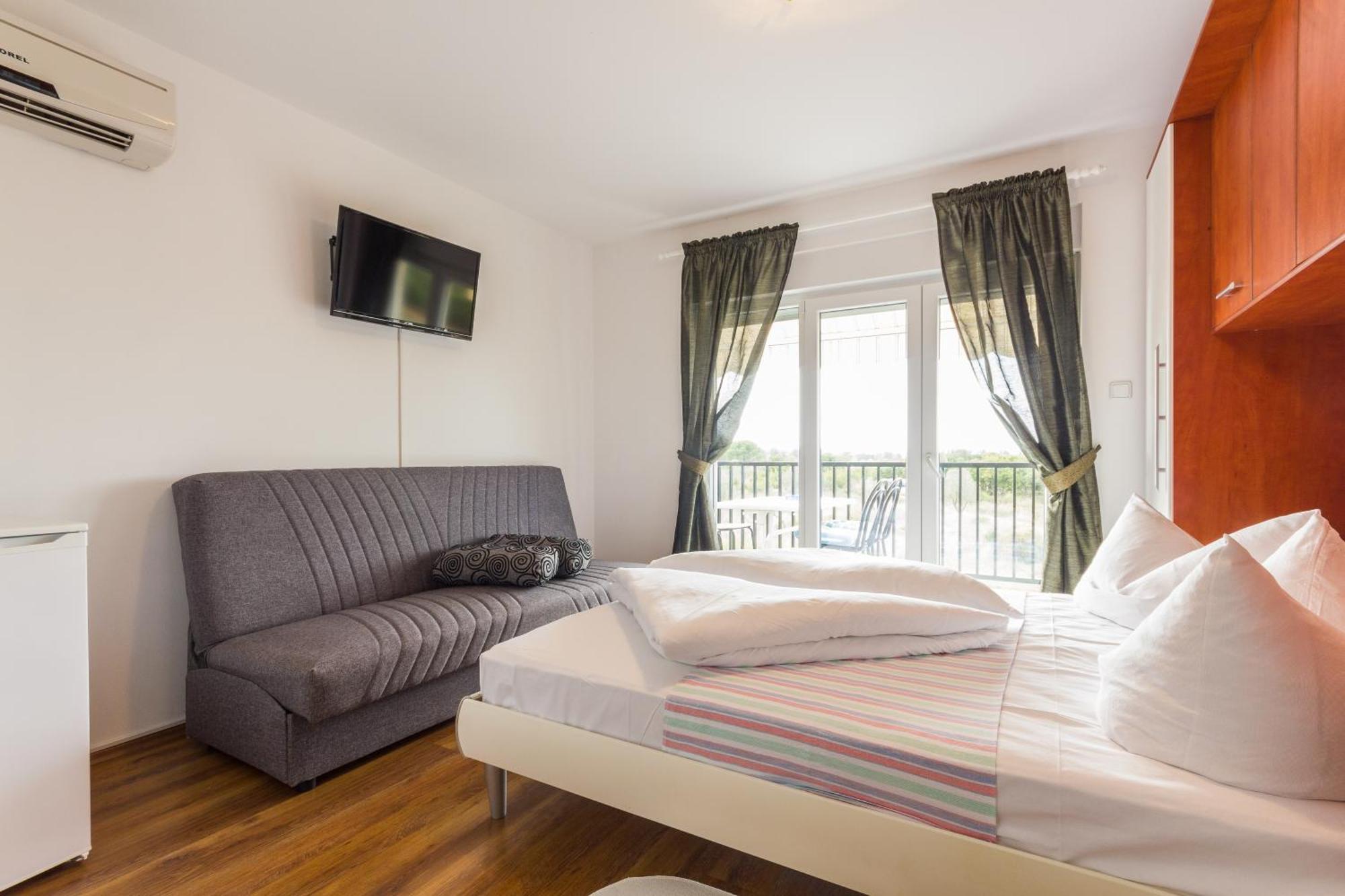 Apartments And Rooms Michaela Fazana Phòng bức ảnh