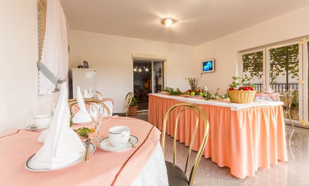 Apartments And Rooms Michaela Fazana Phòng bức ảnh