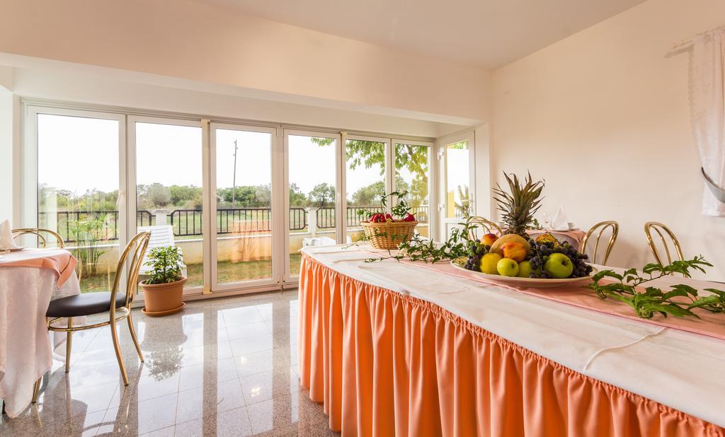 Apartments And Rooms Michaela Fazana Phòng bức ảnh