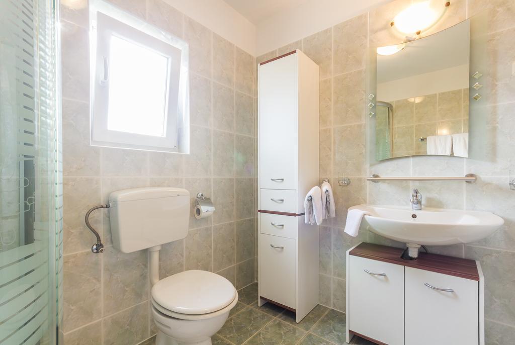 Apartments And Rooms Michaela Fazana Phòng bức ảnh