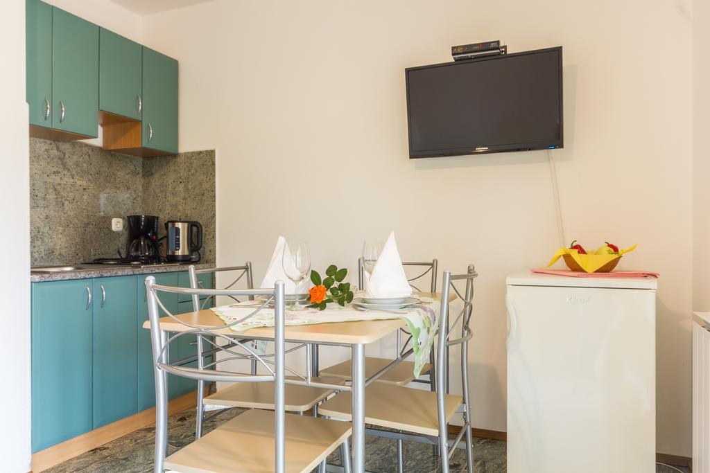 Apartments And Rooms Michaela Fazana Ngoại thất bức ảnh