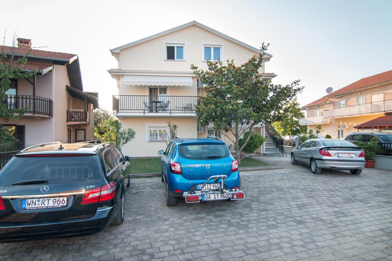 Apartments And Rooms Michaela Fazana Ngoại thất bức ảnh